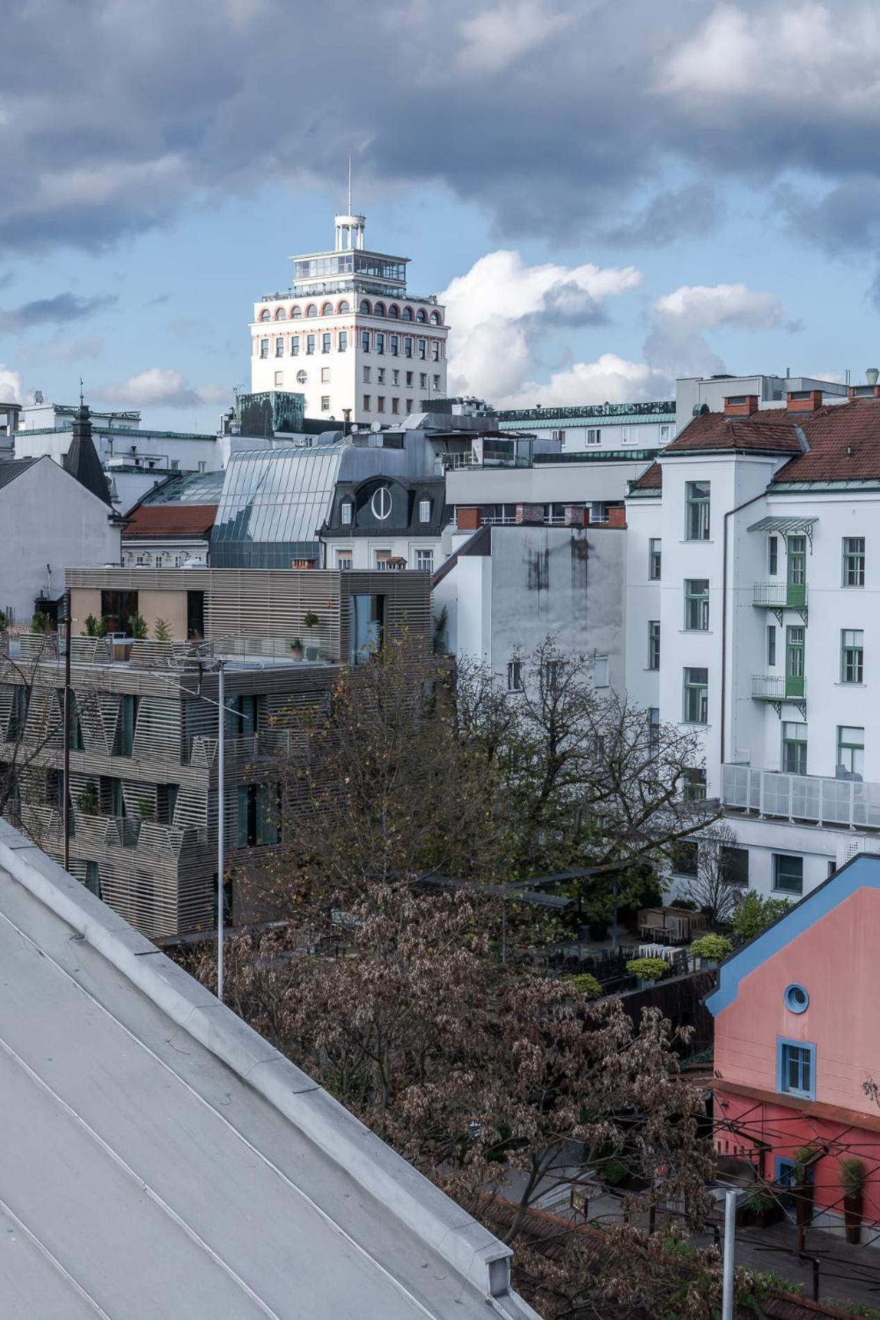 Authentic City Stay Ljubljana Exterior photo